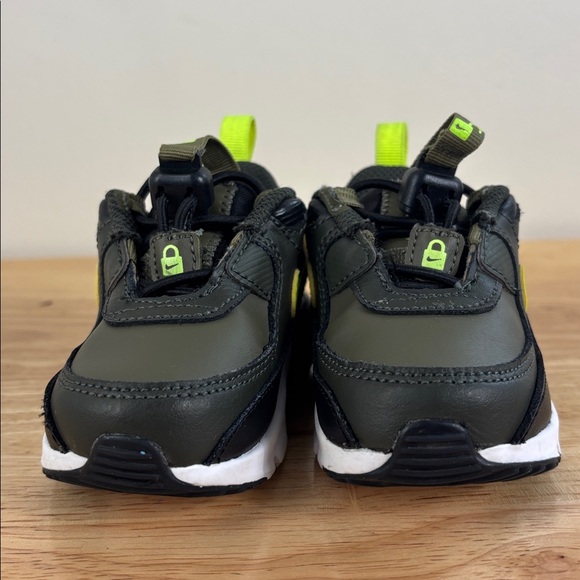 Nike Air Max 90 Leather TD 'Medium Olive Volt Green Infant Size 5 - Picture 5 of 10